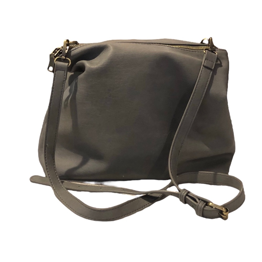 Soft gray vegan leather women’s purse. Antik Craft. Adjustable shoulder strap.